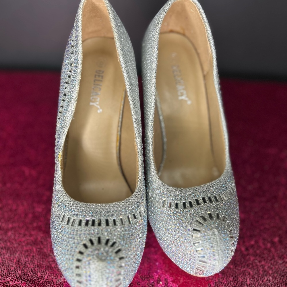 Bellroy Silver Heels with Intricate Cutout Design